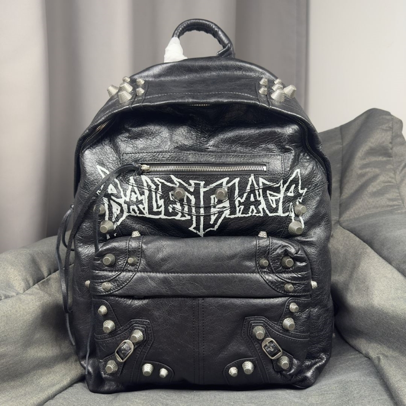 Ba*len*cia*ga backpacks
